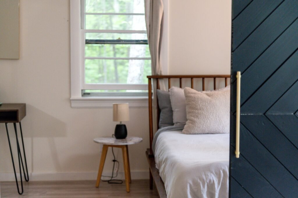 How to Create a Cozy Bedroom